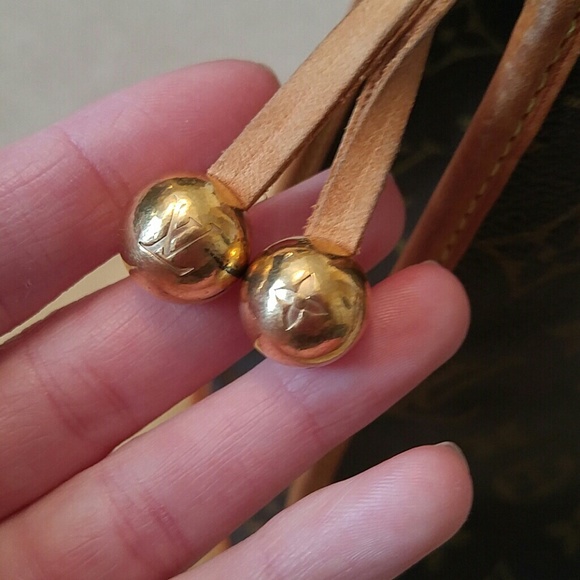 *SOLD*Authentic Louis Vuitton Popincourt Haut - Picture 5 of 8